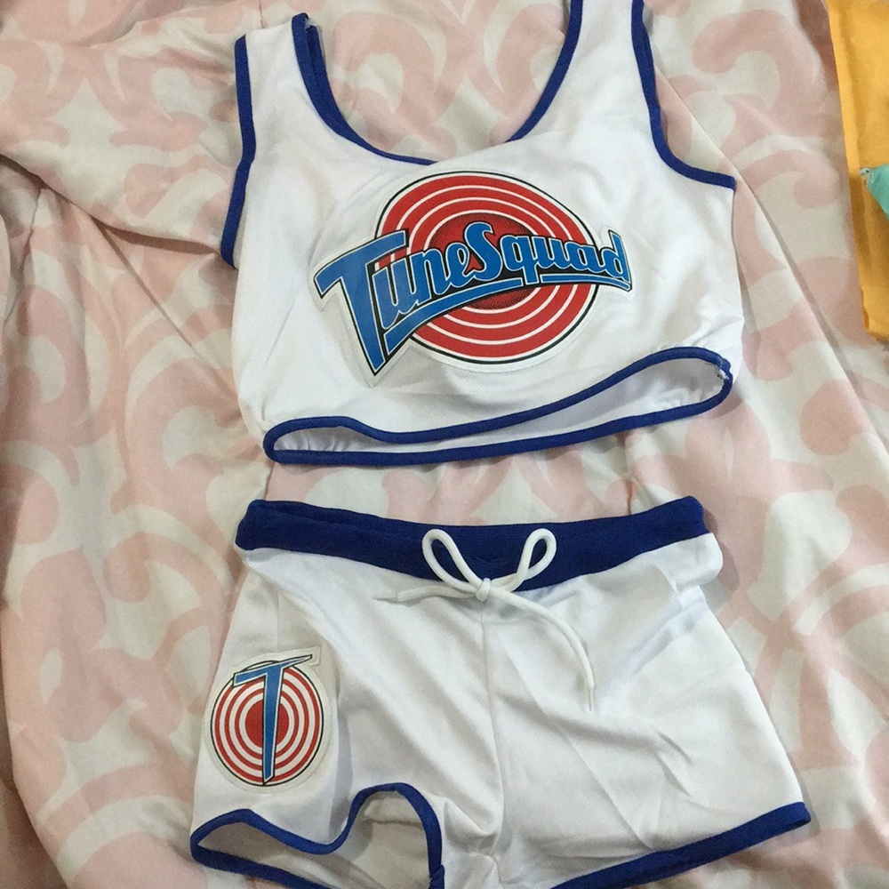Tune squad costume